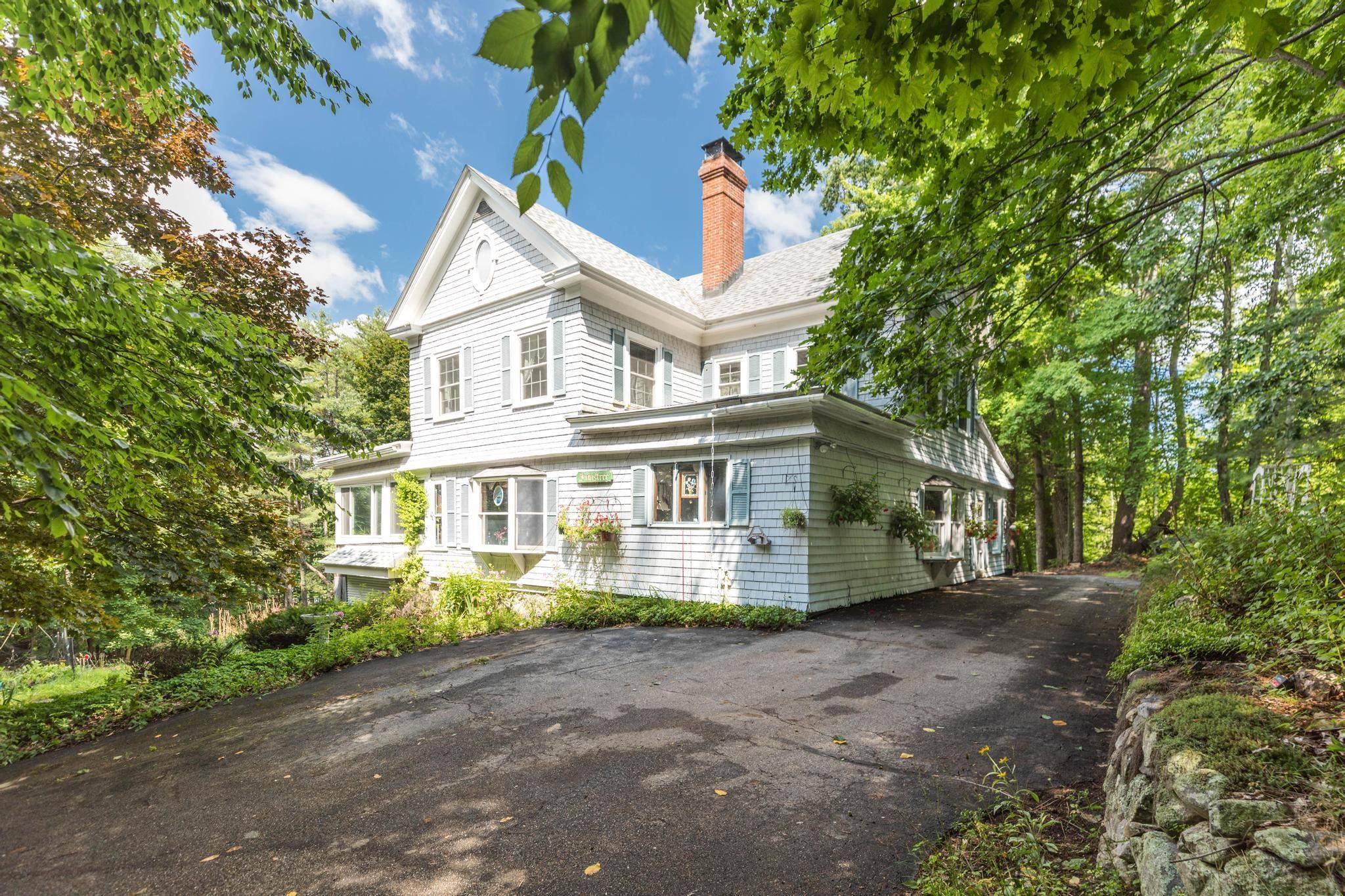 22 Courtyard CIR, Alton, NH 03810