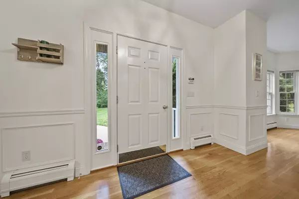 Londonderry, NH 03053,9 Hyde Park CIR
