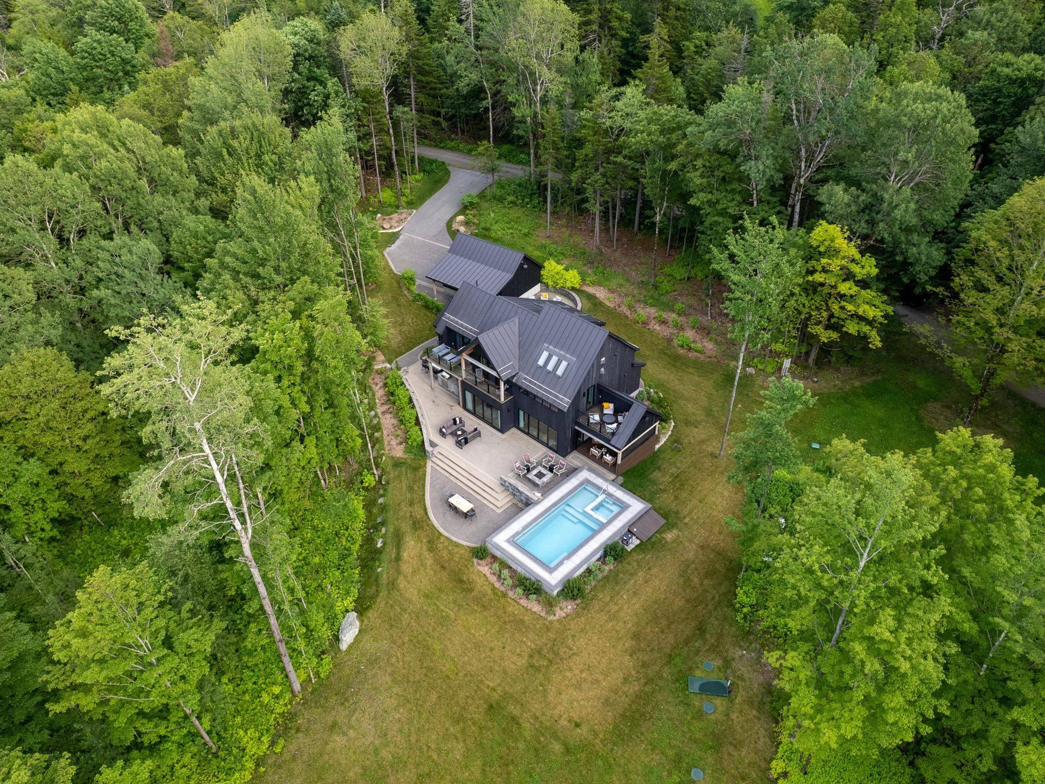 89 Caspar DR, Warren, VT 05674
