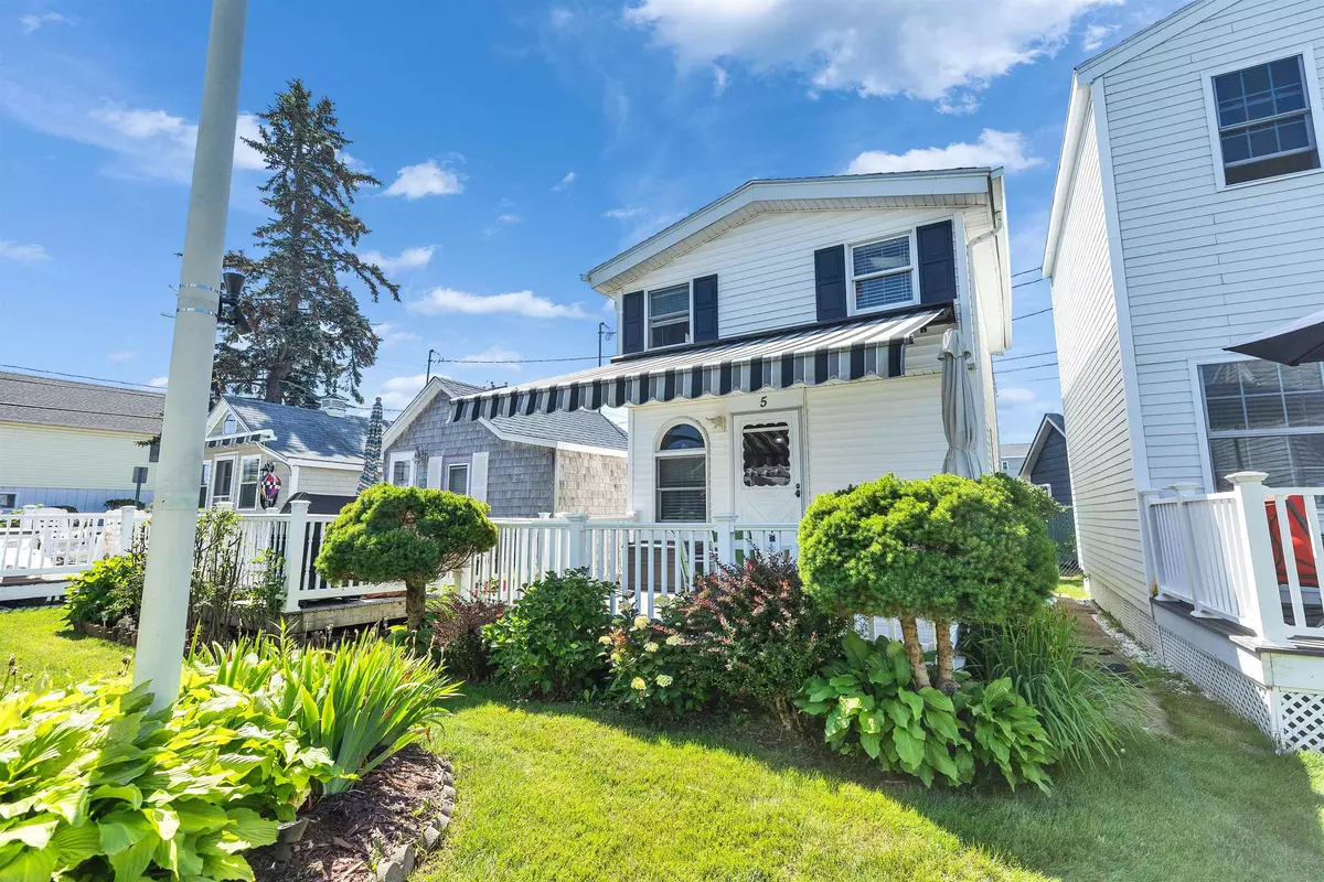 Hampton, NH 03842,66 Kings HWY ##5