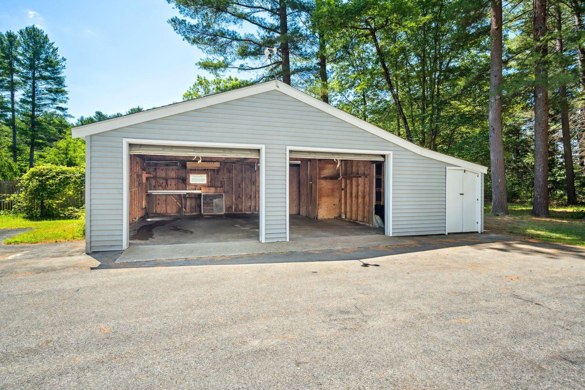 Londonderry, NH 03053,5 Estey DR
