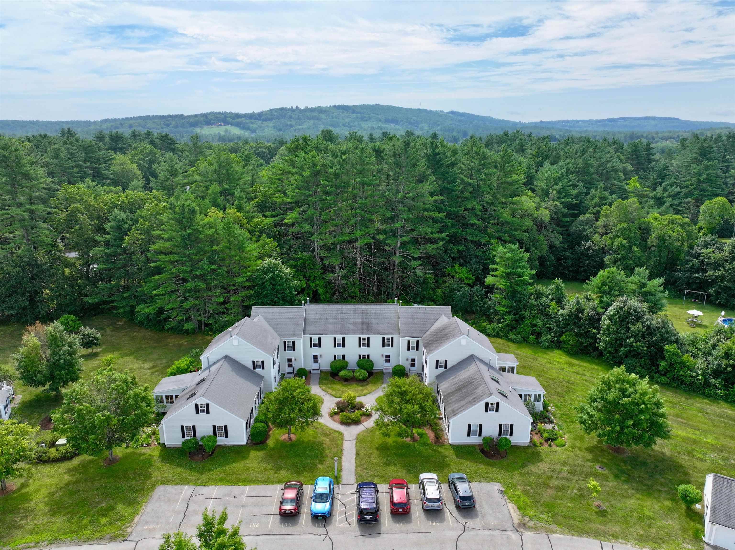 104 River Grant DR, Hopkinton, NH 03229
