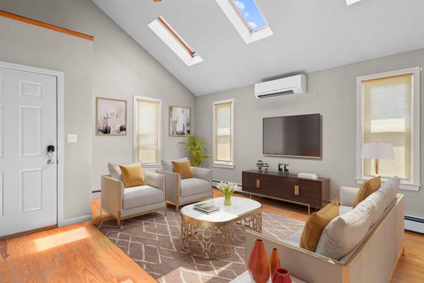 5 Ina AVE, Hampton, NH 03842
