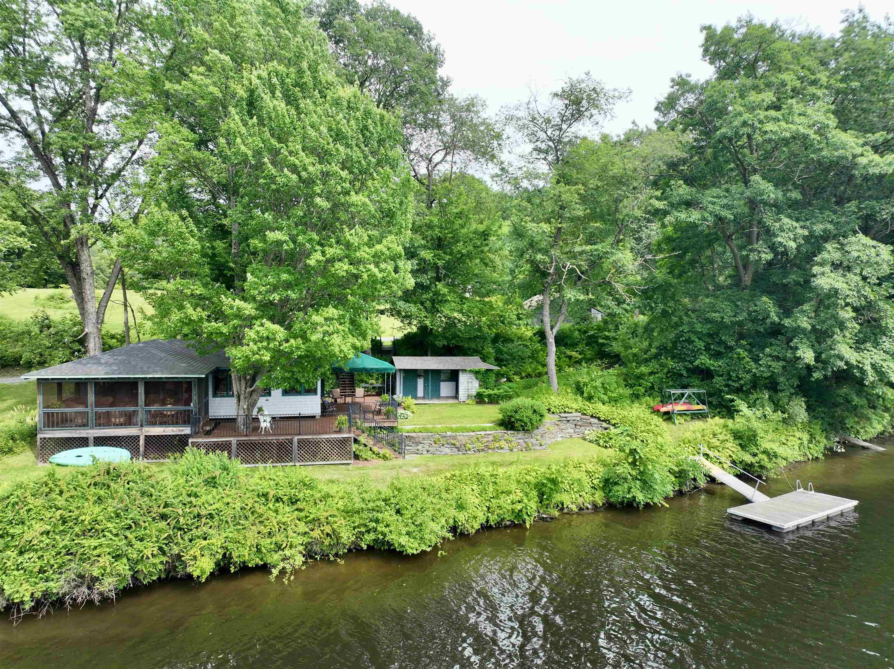 21 River Cottage LN, Orford, NH 03777