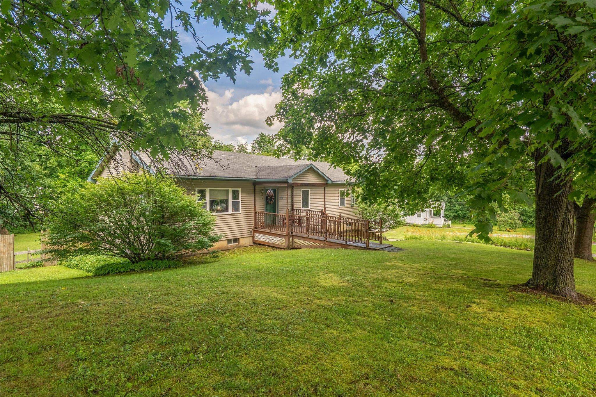 4 Phillips ST, Rutland City, VT 05701