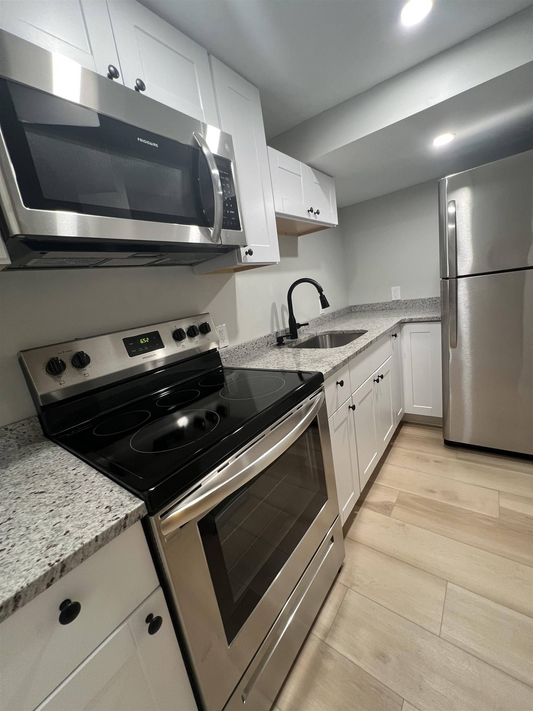 Nashua, NH 03060,10 E Pearl ST #1