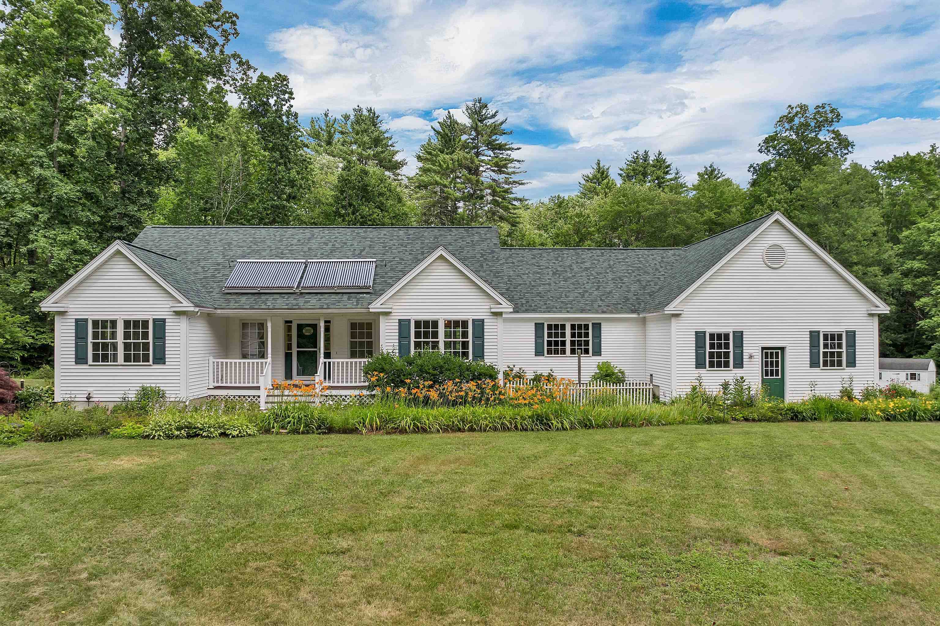 16 Shepherd LN, Epping, NH 03042