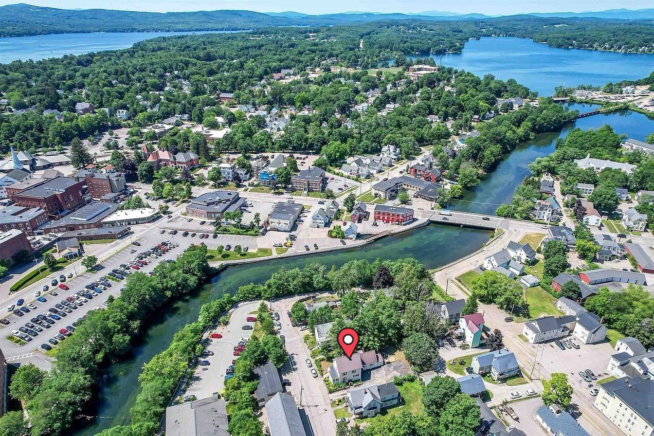17 Arch ST, Laconia, NH 03246