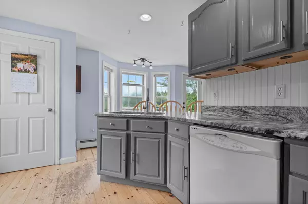 Candia, NH 03034,734 High ST