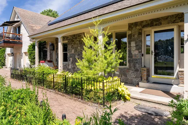 South Burlington, VT 05403,8 Pinnacle DR