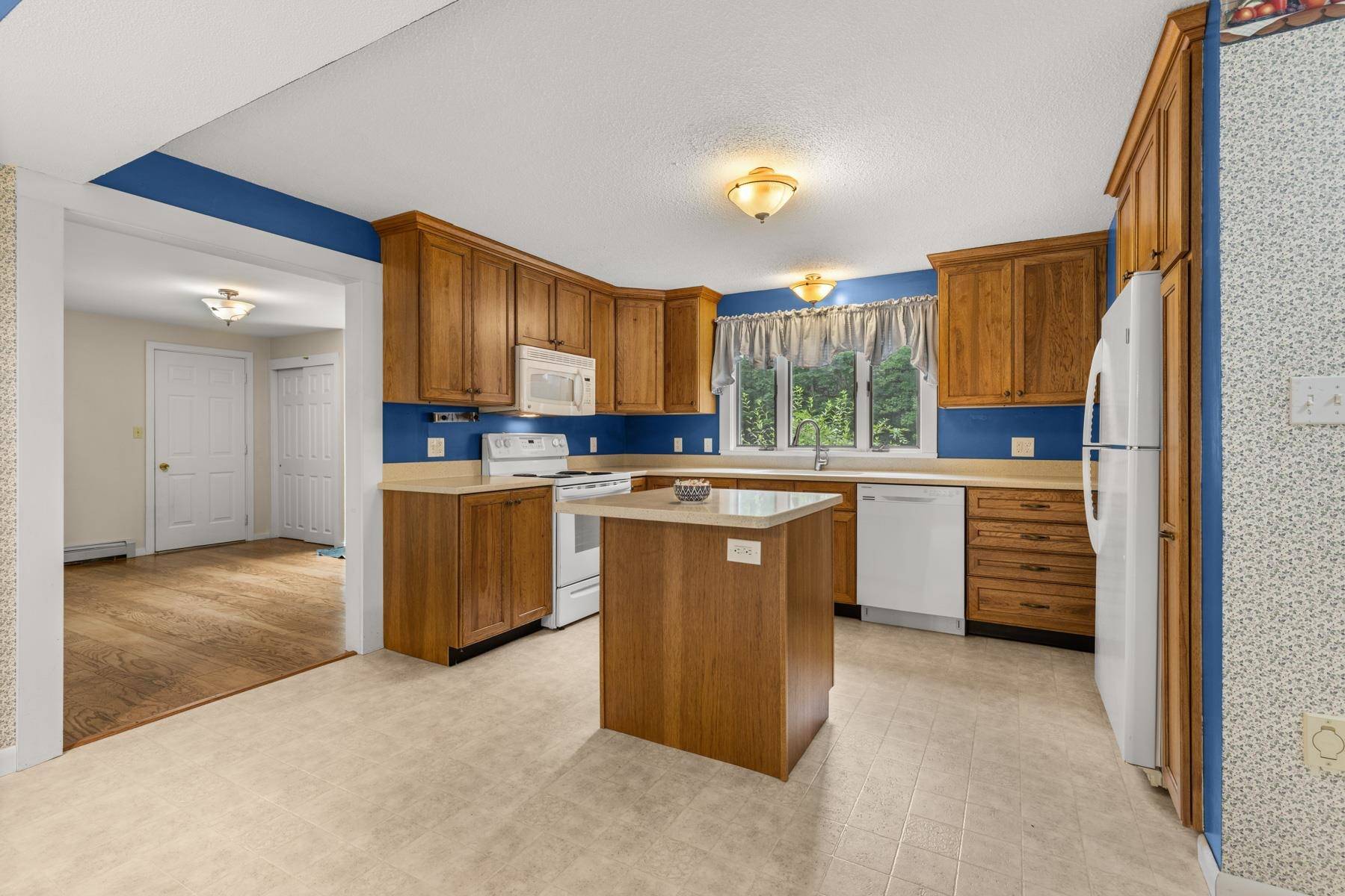 Somersworth, NH 03878,130 Rocky Hill RD