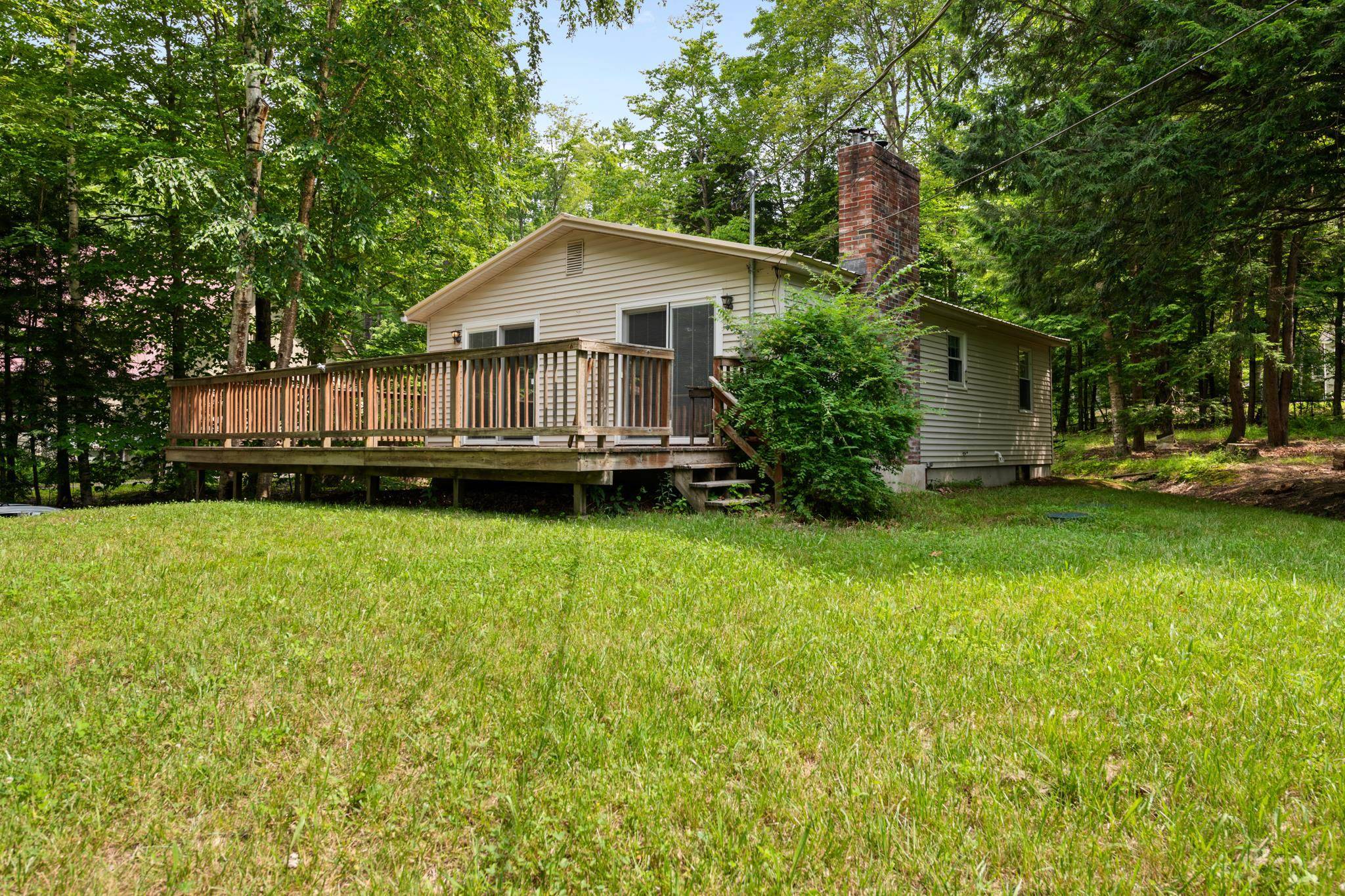 78 Shore N DR, Bridgewater, NH 03222