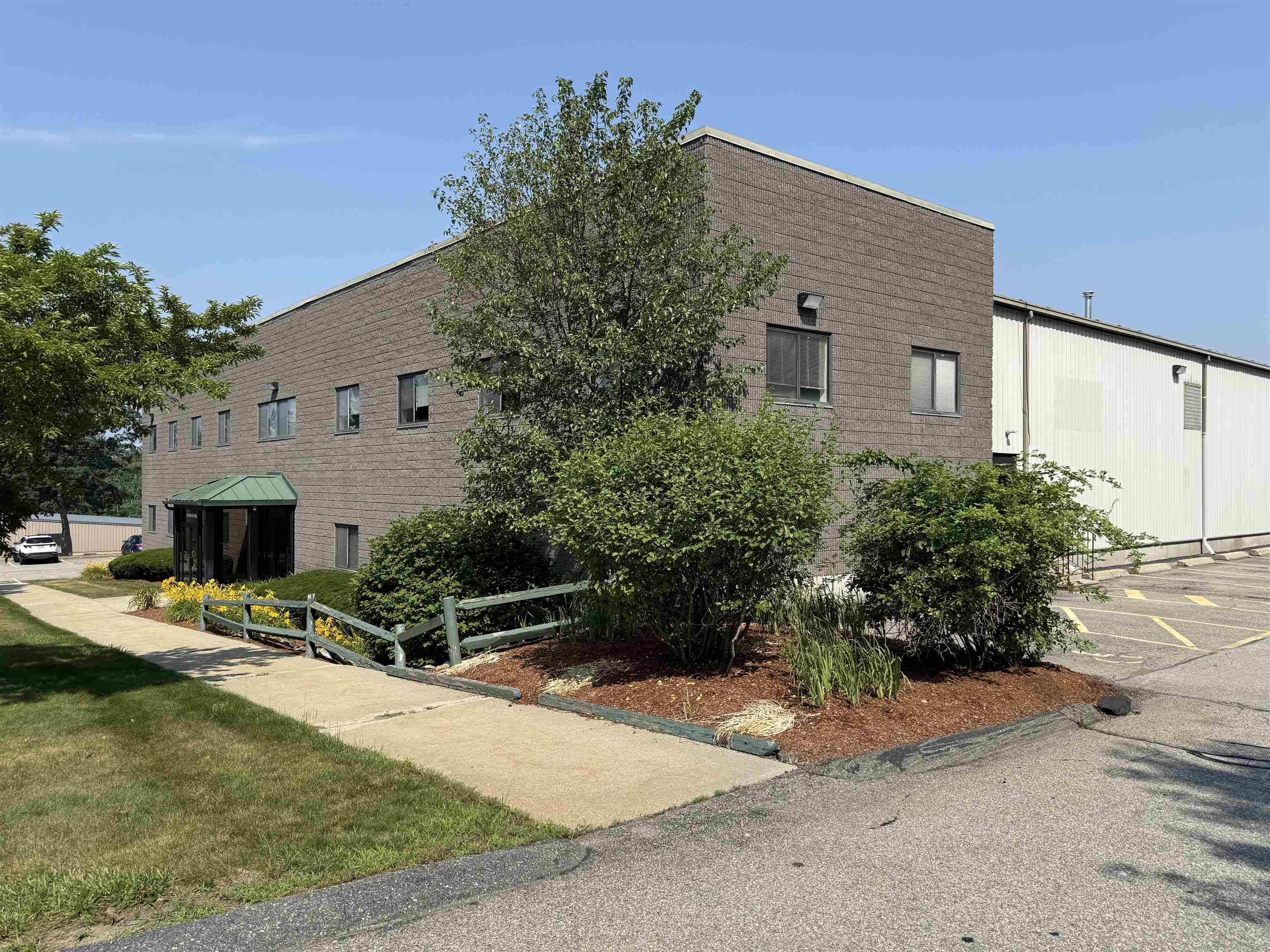16 Industrial WAY, Salem, NH 03079