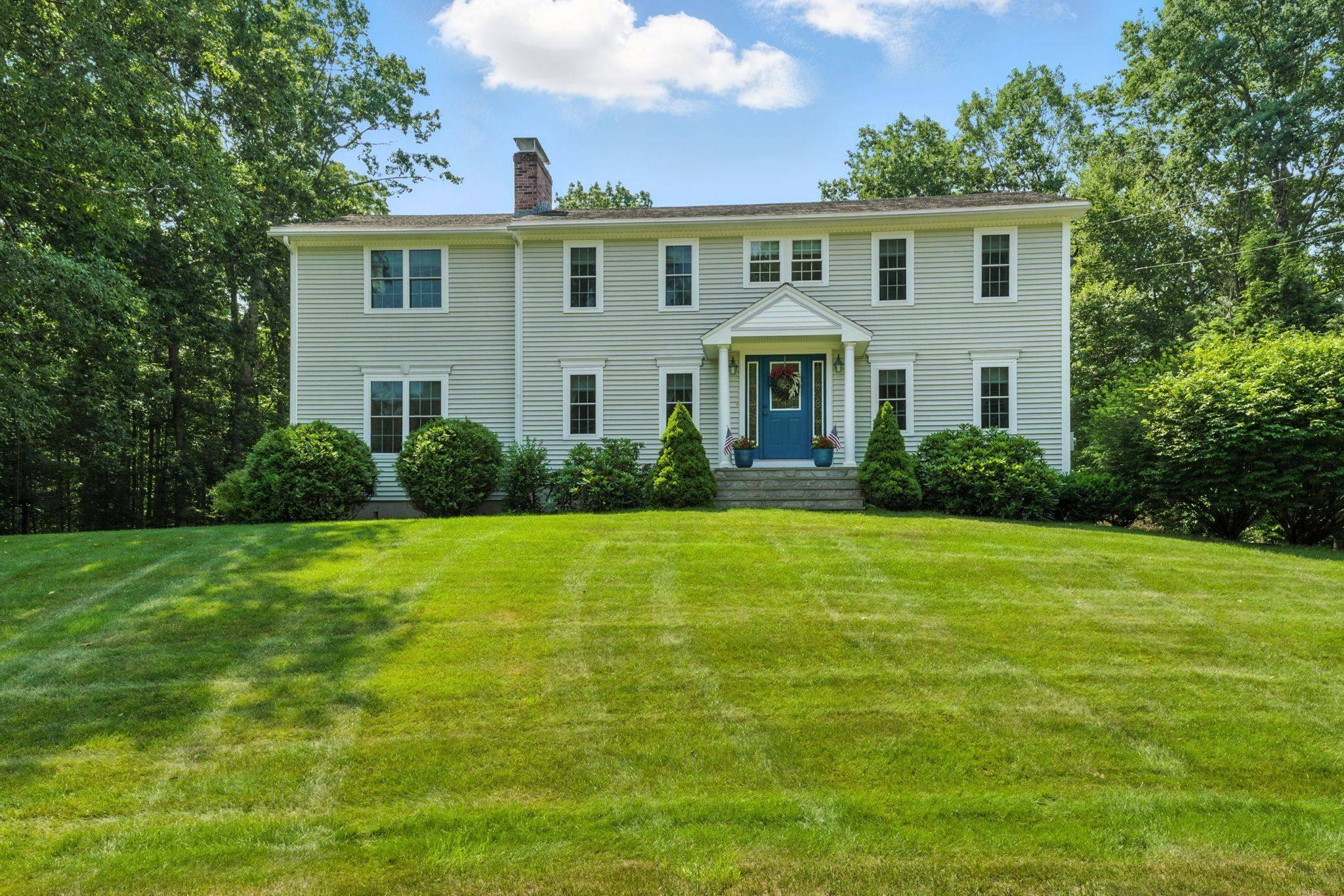 40 Lexington DR, Hampstead, NH 03841