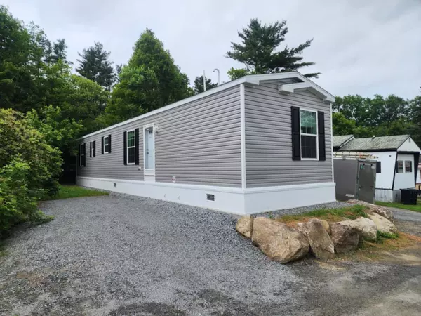 84 Cubb CT, Windsor, VT 05089