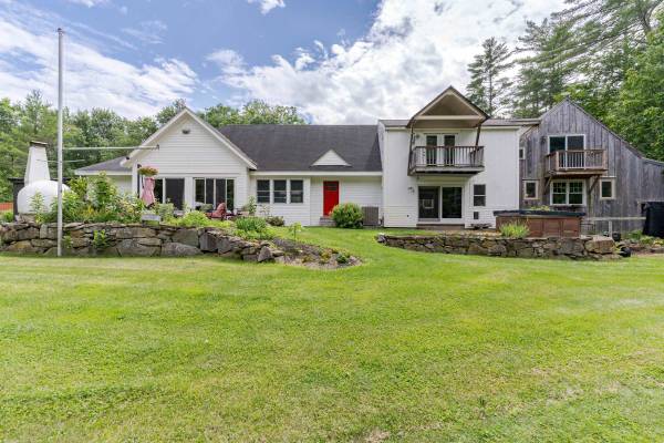 208 Parker Mountain RD, Barrington, NH 03825