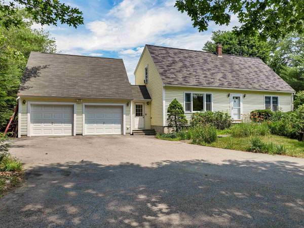 1 Riverside Farm DR, Lee, NH 03861