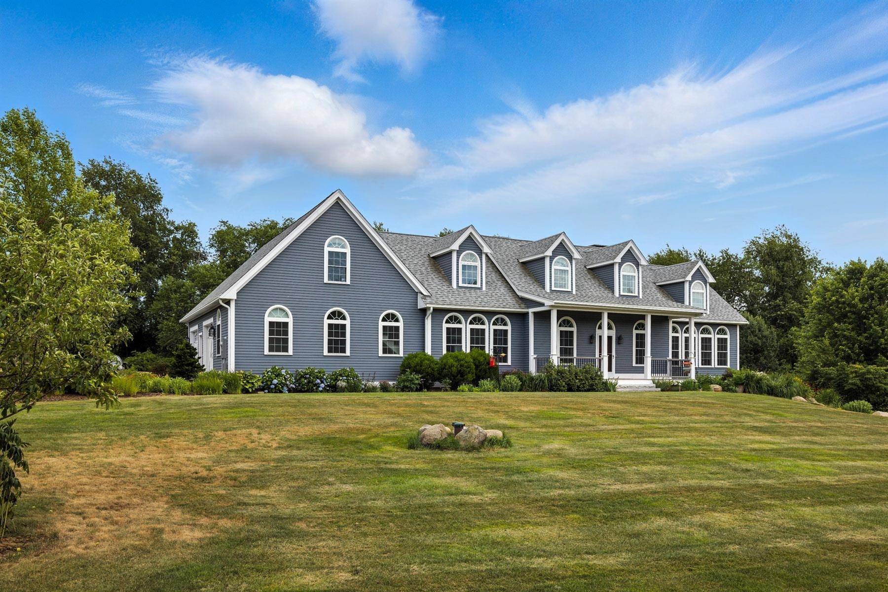 8 Wadleigh LN, Hampton Falls, NH 03844