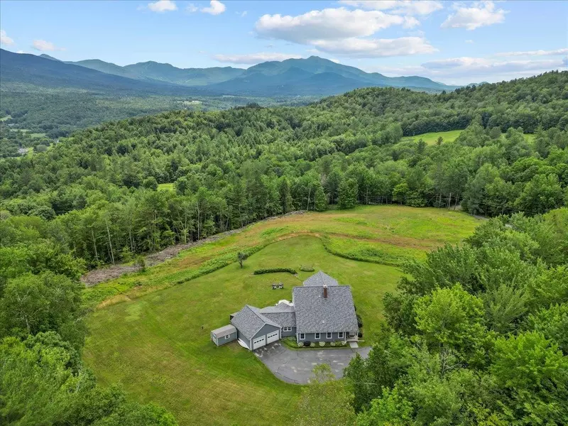 392 Bertrand Hill LN, Cambridge, VT 05464