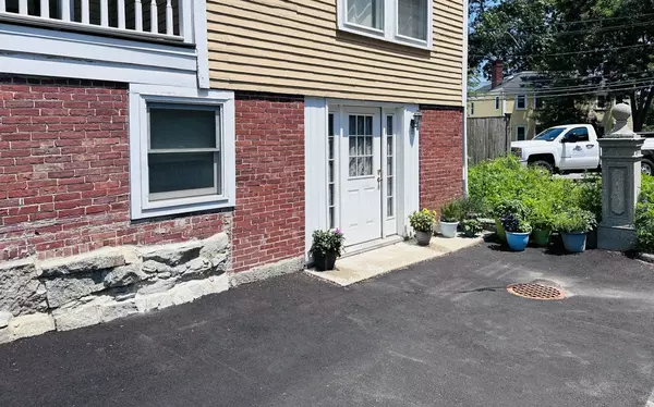 Portsmouth, NH 03801,241 Middle ST #12