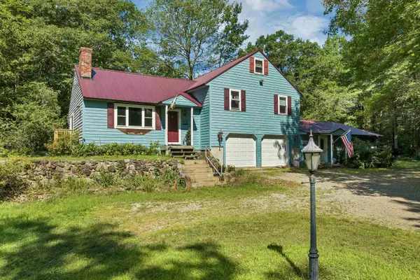 102 Milton RD, Farmington, NH 03835