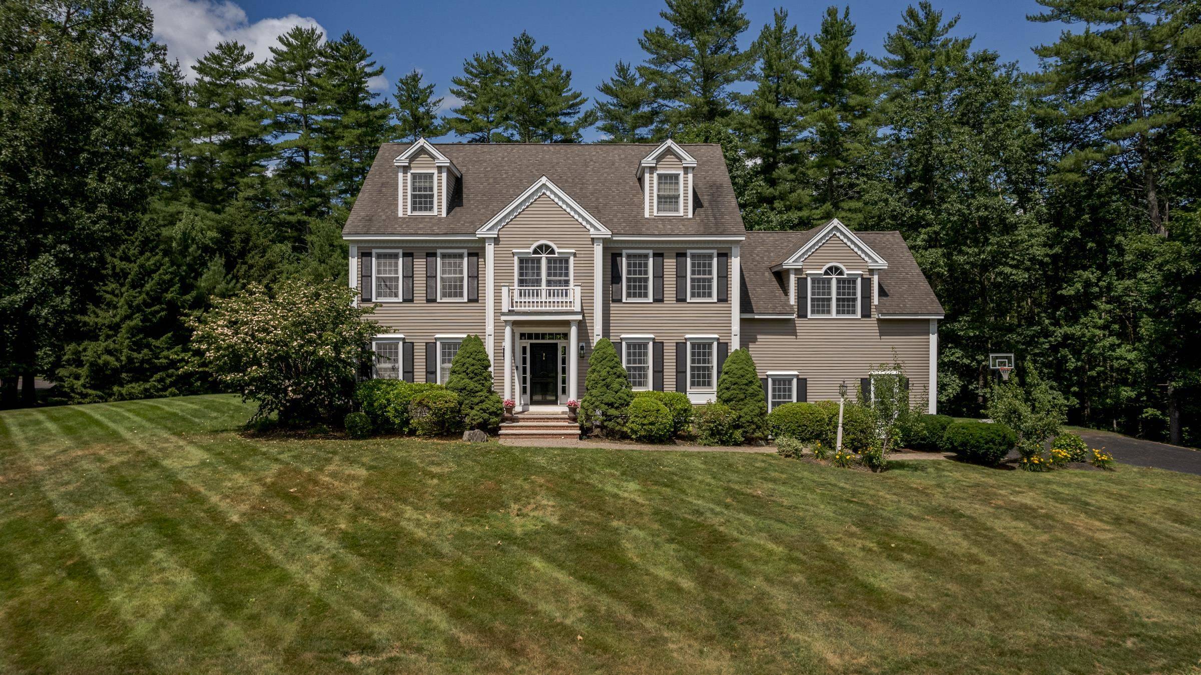 5 Blackford DR, Exeter, NH 03833