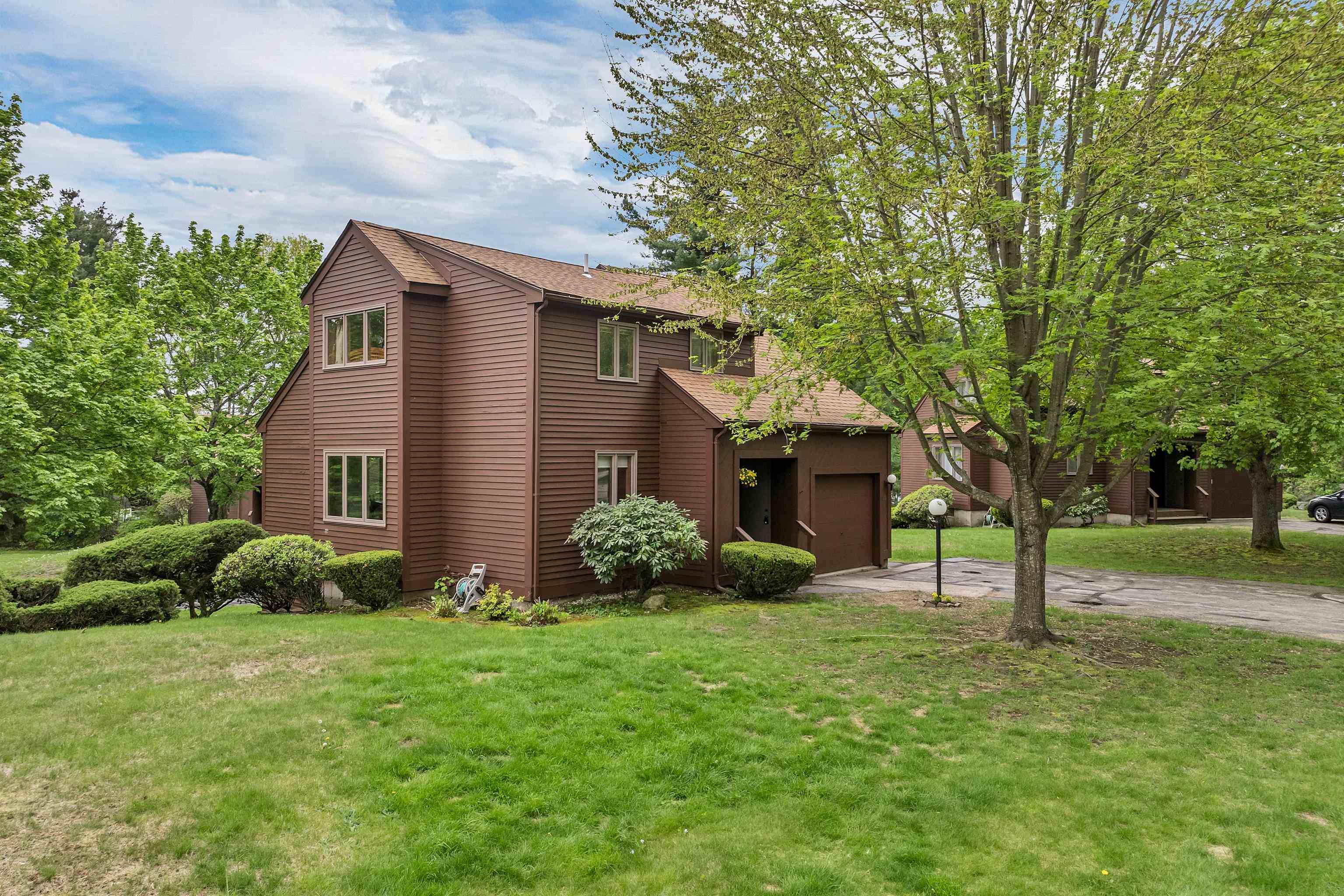 16 Gloucester LN, Nashua, NH 03063