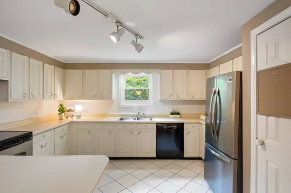 Weare, NH 03281,49 Irving DR