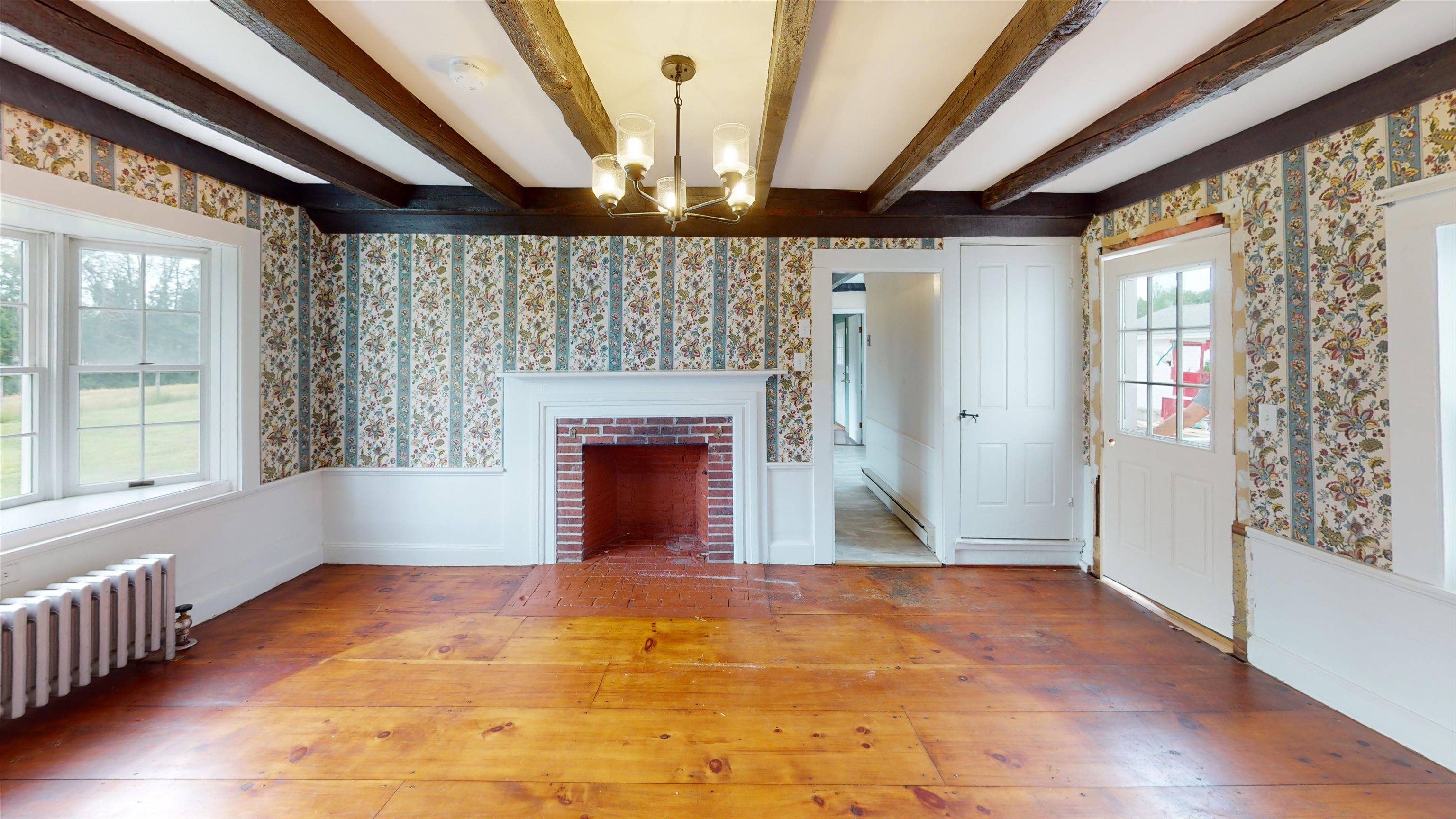 Epping, NH 03042,140 Pleasant ST #1