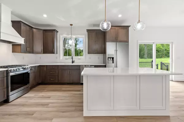 Londonderry, NH 03053,1 Lily LN