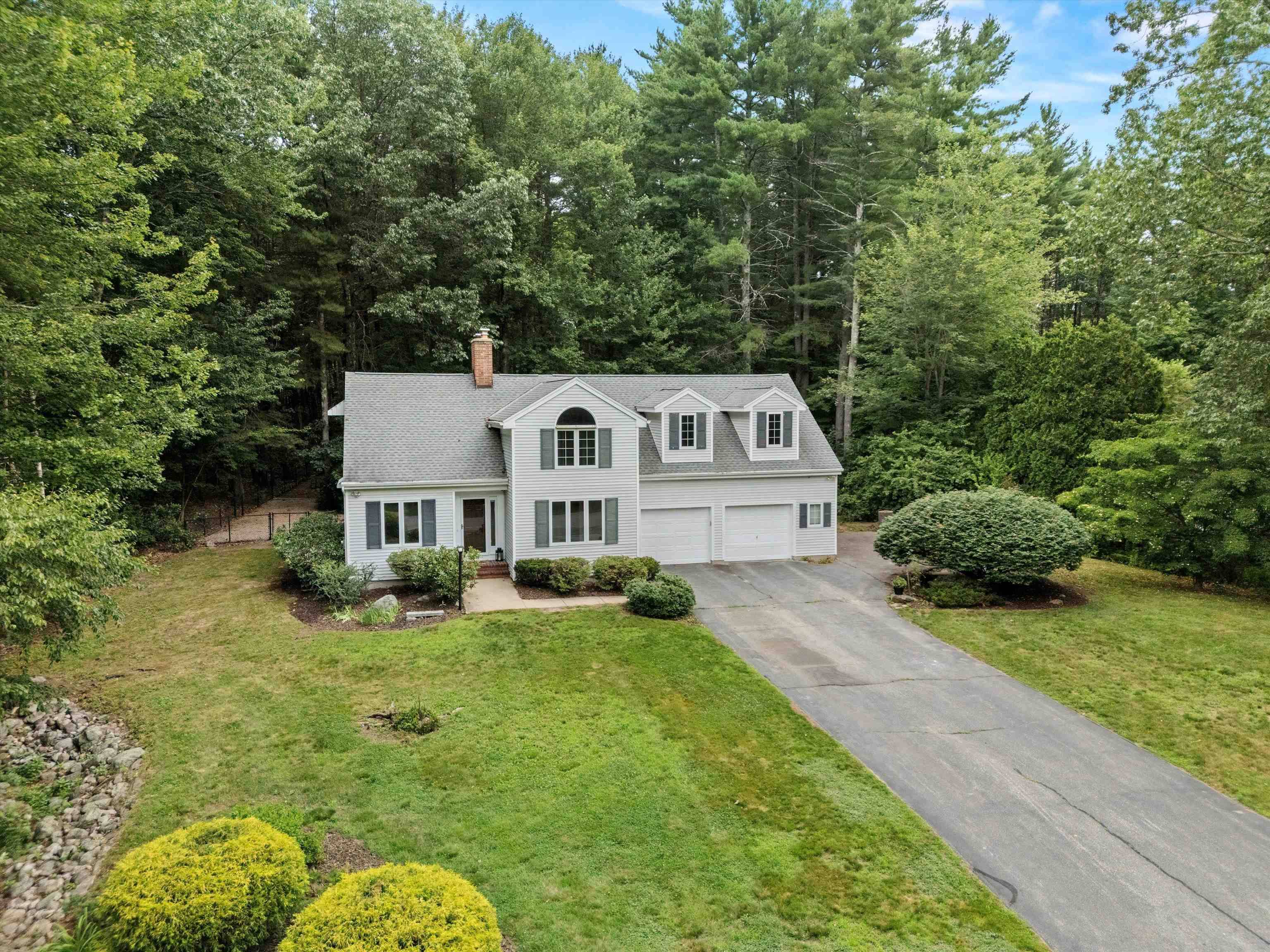 Bedford, NH 03110,11 Spring Hill RD