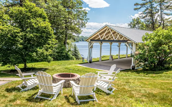 Madison, NH 03875,24 Rosewood LN