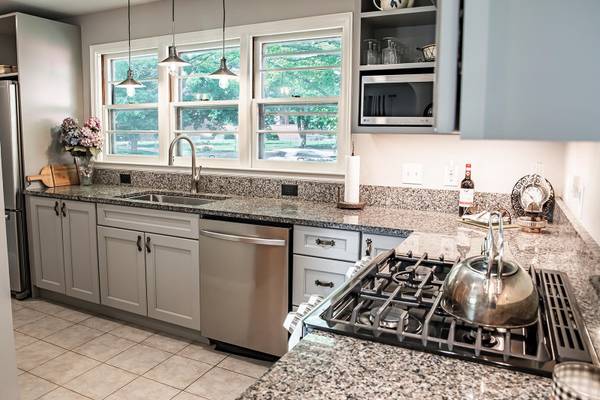 115 Dodds CT, Burlington, VT 05408