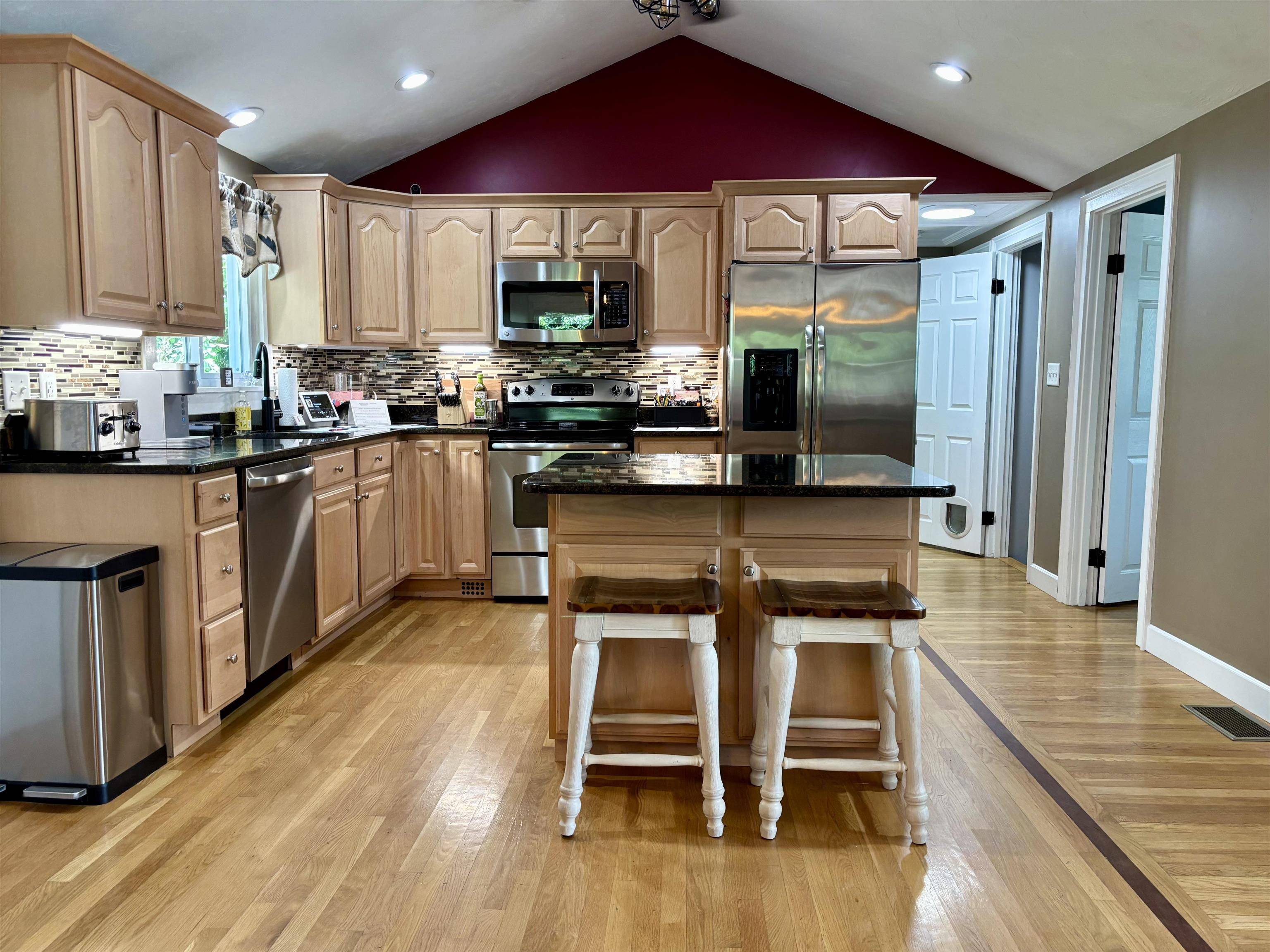 Hampstead, NH 03841-2214,146 Emerson AVE