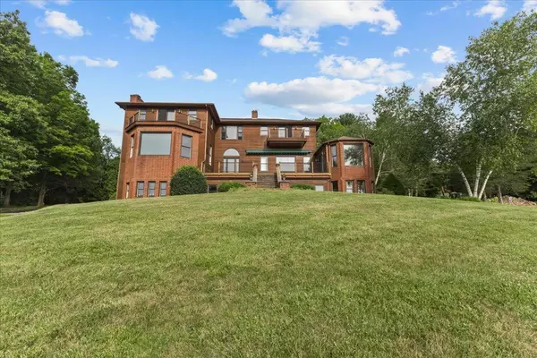 Shelburne, VT 05482,533 Bay RD