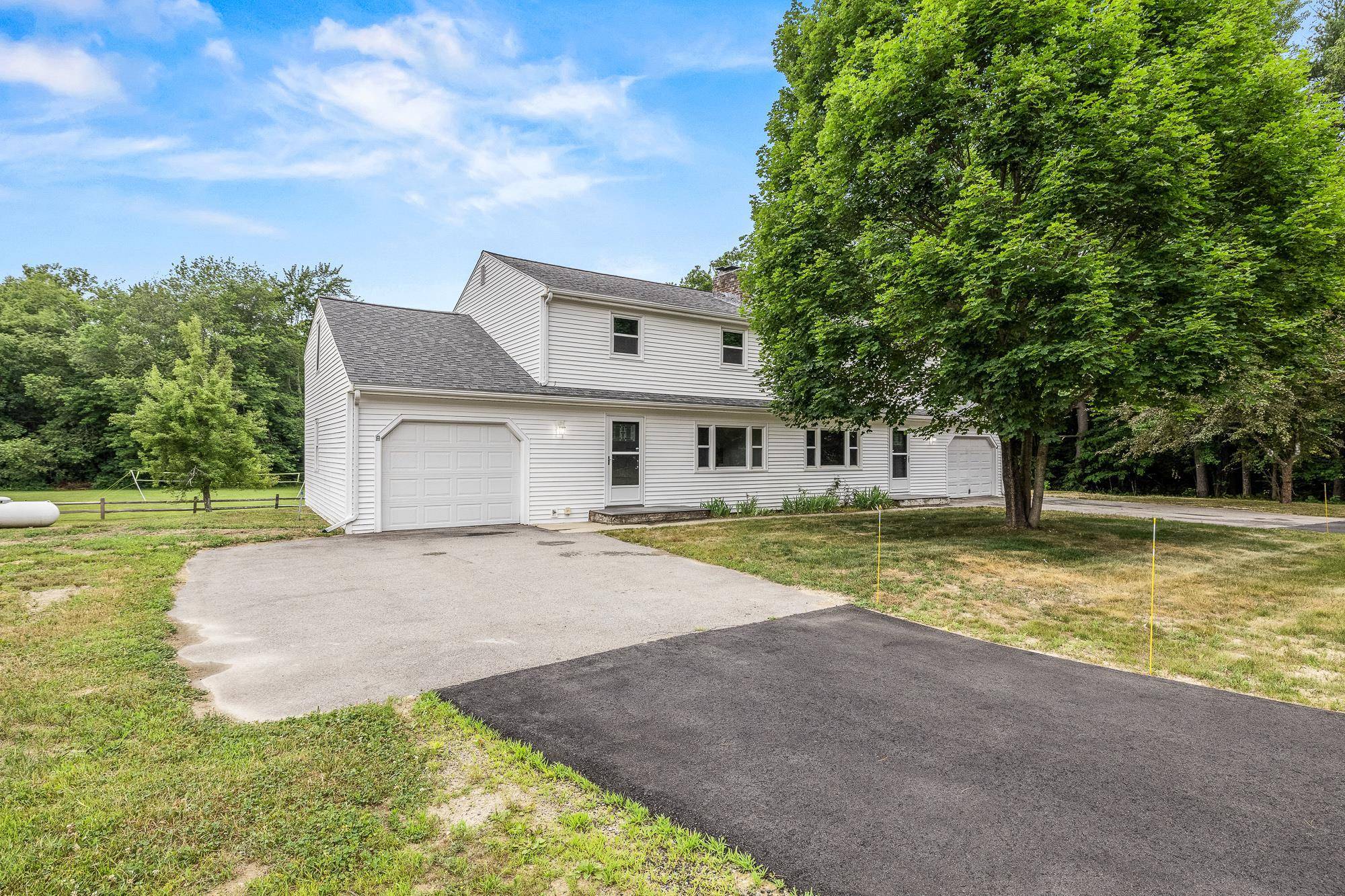 Rochester, NH 03867,284 Eastern AVE