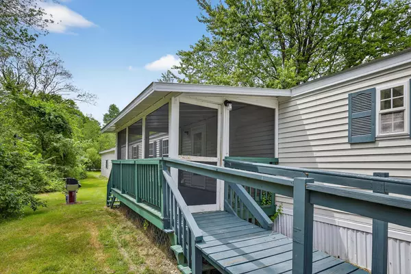 30 Old Henniker RD, Hillsborough, NH 03244