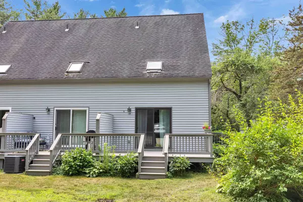 Stratham, NH 03885,13 Glengarry DR