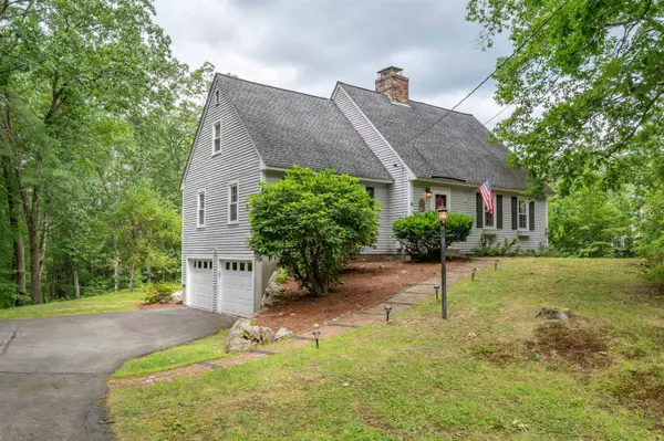 6 Gerard DR, Merrimack, NH 03054