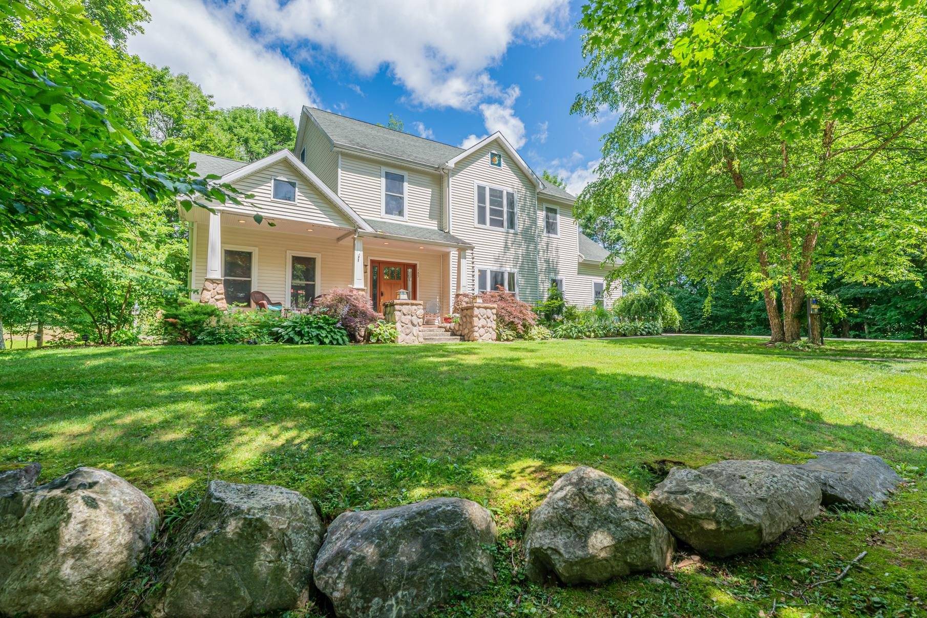 185 Crooked Path RD, Arlington, VT 05250