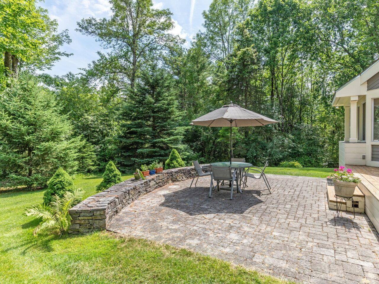 Shelburne, VT 05482,702 Beaver Creek RD