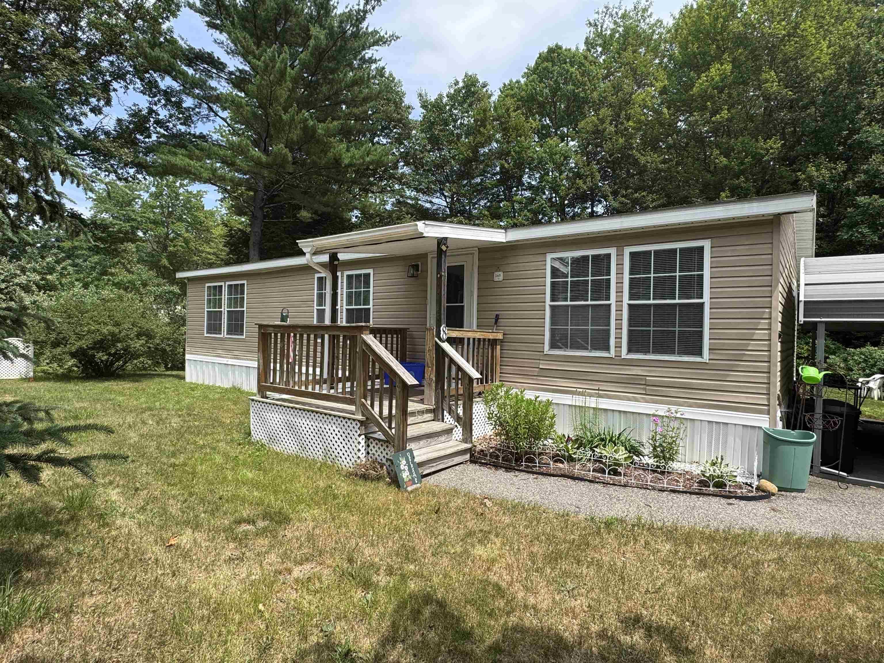 8 Leanne DR, Concord, NH 03301