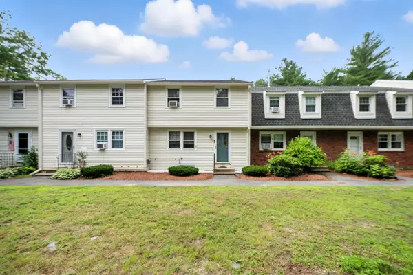 41 Olde Country Village RD #41, Londonderry, NH 03053