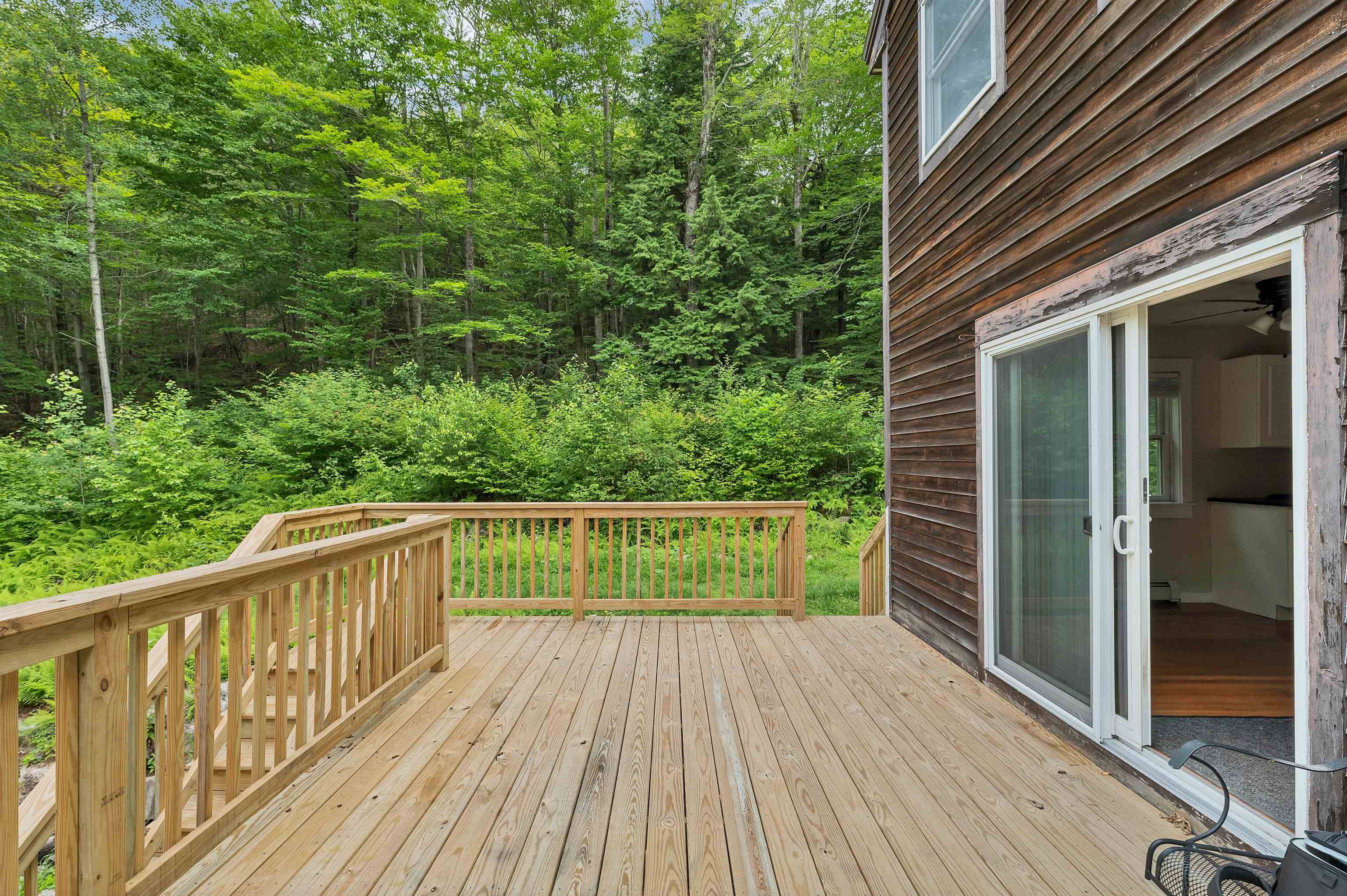 New Hampton, NH 03256,562 Straits RD