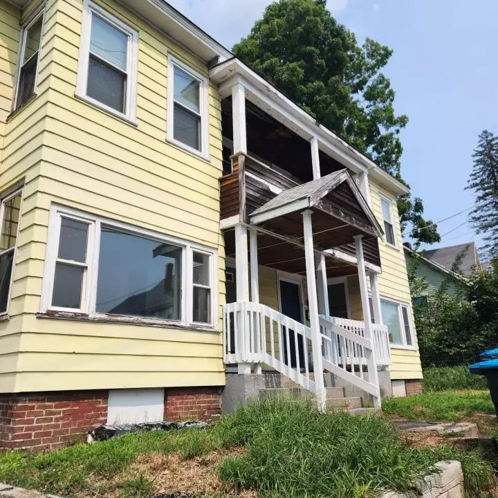 Claremont, NH 03743,55 Sullivan ST