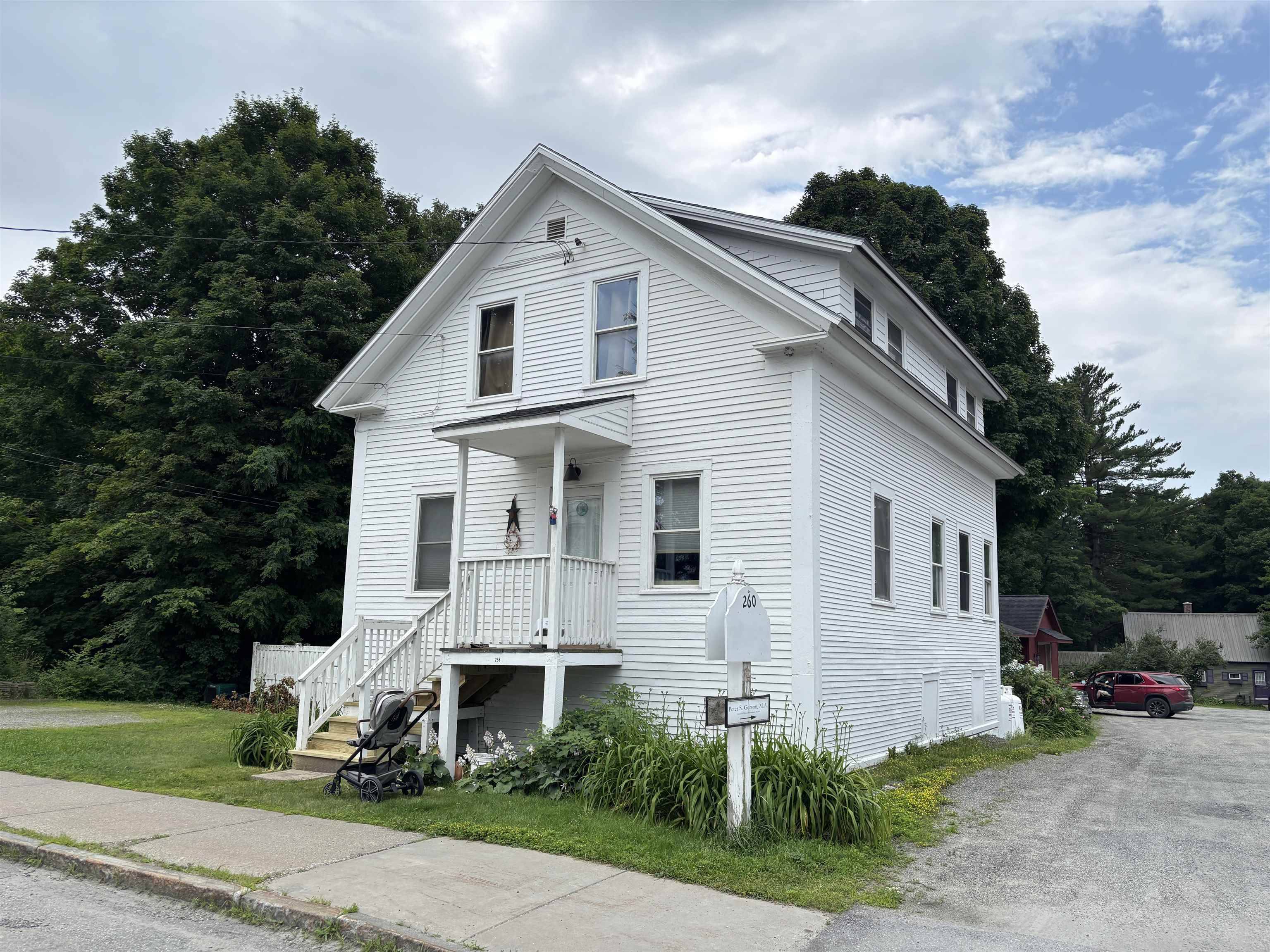 258 & 260 Main ST, Hyde Park, VT 05655