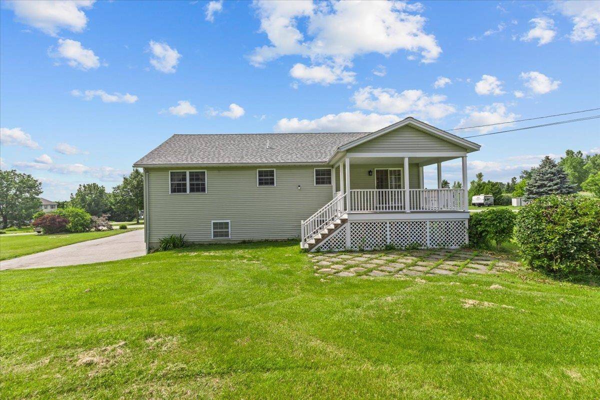 St. Albans Town, VT 05478,12 Tanglewood DR