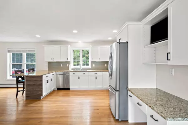 Seabrook, NH 03874,15 Quaker LN