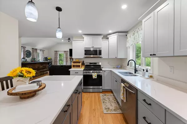 Canterbury, NH 03224,187 Intervale RD