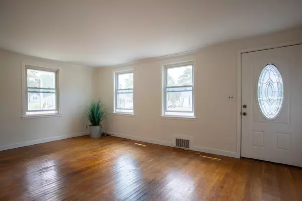 Portsmouth, NH 03801,7 Hall CT